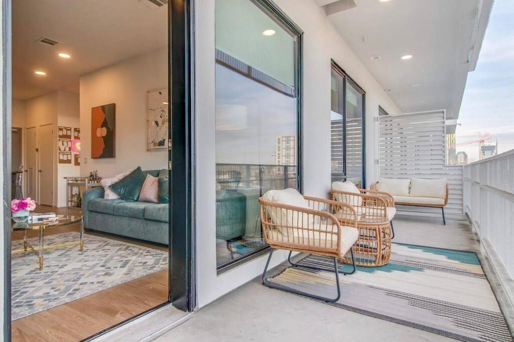 Stylish Downtown Condo W/ Pool & Parking Nashville Buitenkant foto